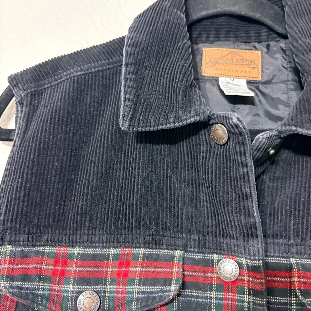 Vintage Woman’s Pendleton Red Plaid Quilted Fleece BlackCorduroy Snap Front Vest - Picture 4 of 11